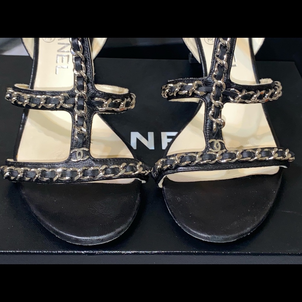 CHANEL CLASSIC CHAIN HEELED SANDALS - Picture 9 of 16